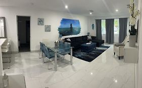 Modern Luxury Rose Villa By Beaches